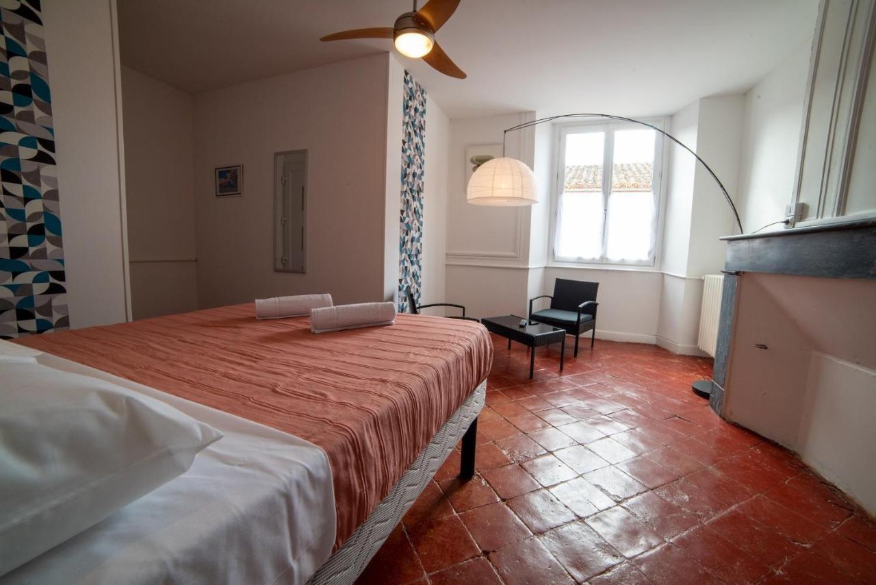 Etape Gimontoise 32 "Chambre Tout Confort" Exterior foto